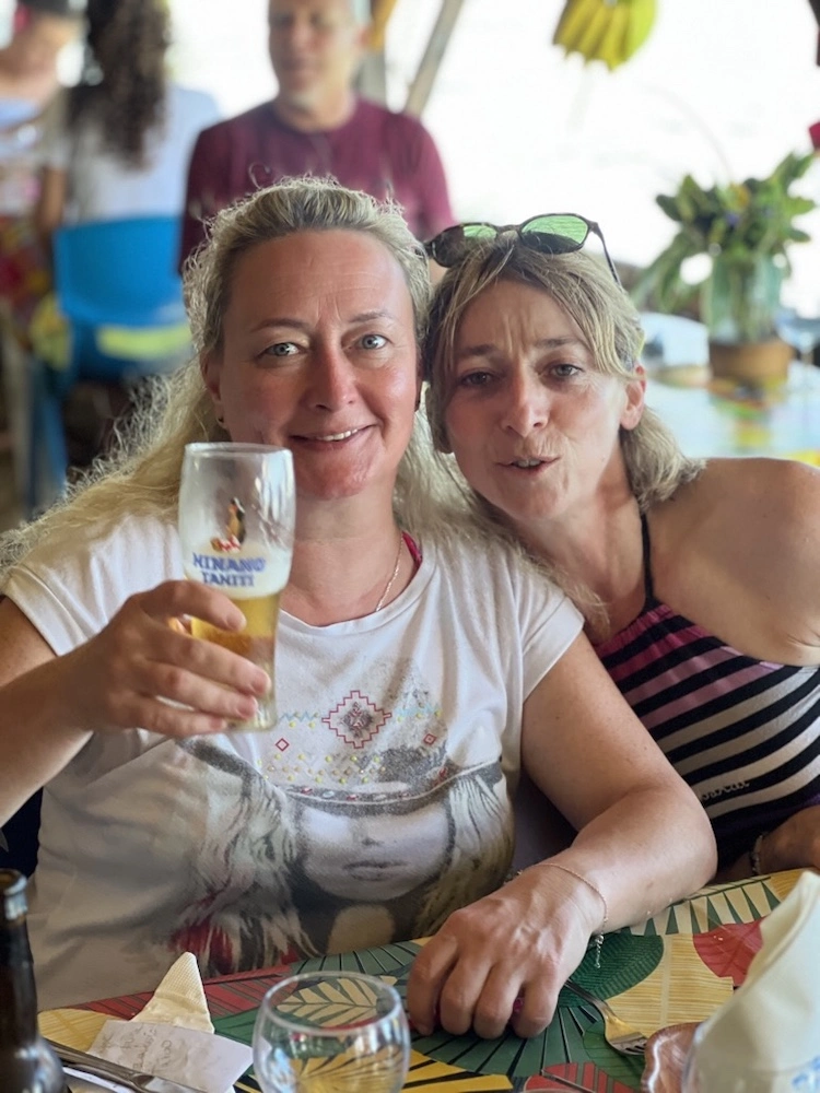 Customers Enjoying the Lunch Spot on the Full Day West Coast Tour of Tahiti