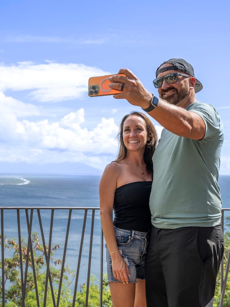 East Coast Half Day Tour of Tahiti - Couple Posing for a Selfie at Tahara View Point