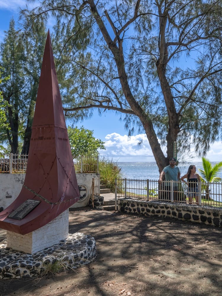 East Coast Half Day Tour of Tahiti - Point Venus Momument Missionairies