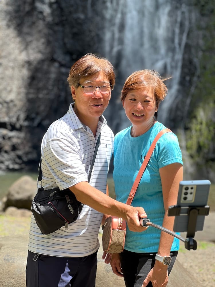 West Coast Half Day Tour of Tahiti - Happy Couple Taking a Selfie in the Botanical Gardens