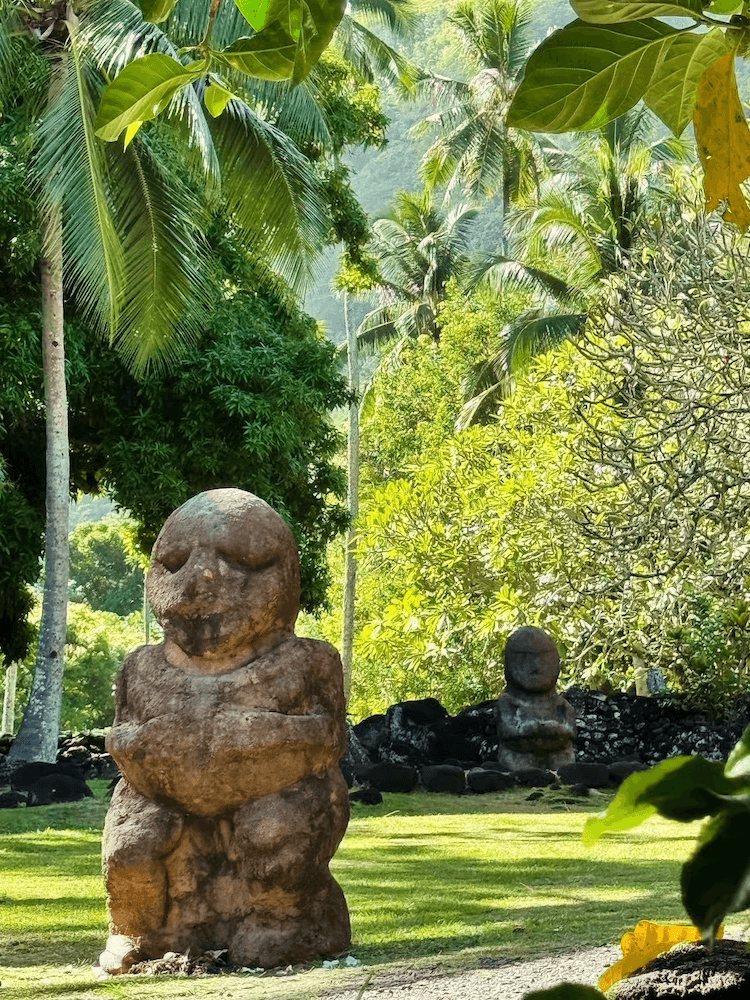 West Cost Full Day Tour of Tahiti - Statue