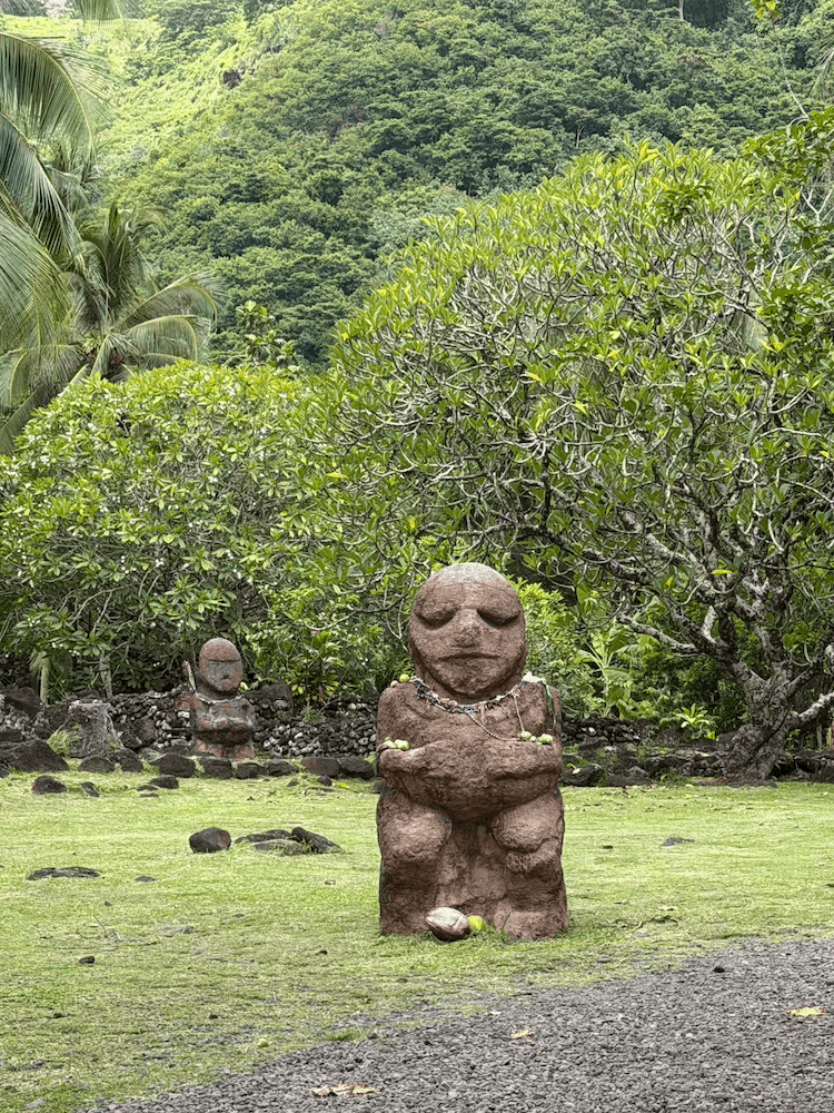 West Cost Half Day Tour of Tahiti - Statue