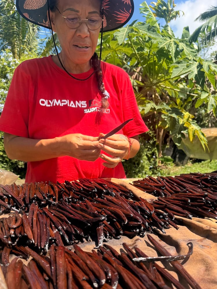 Vanilla Farm - Unique Tahiti - West Coast Tours 5